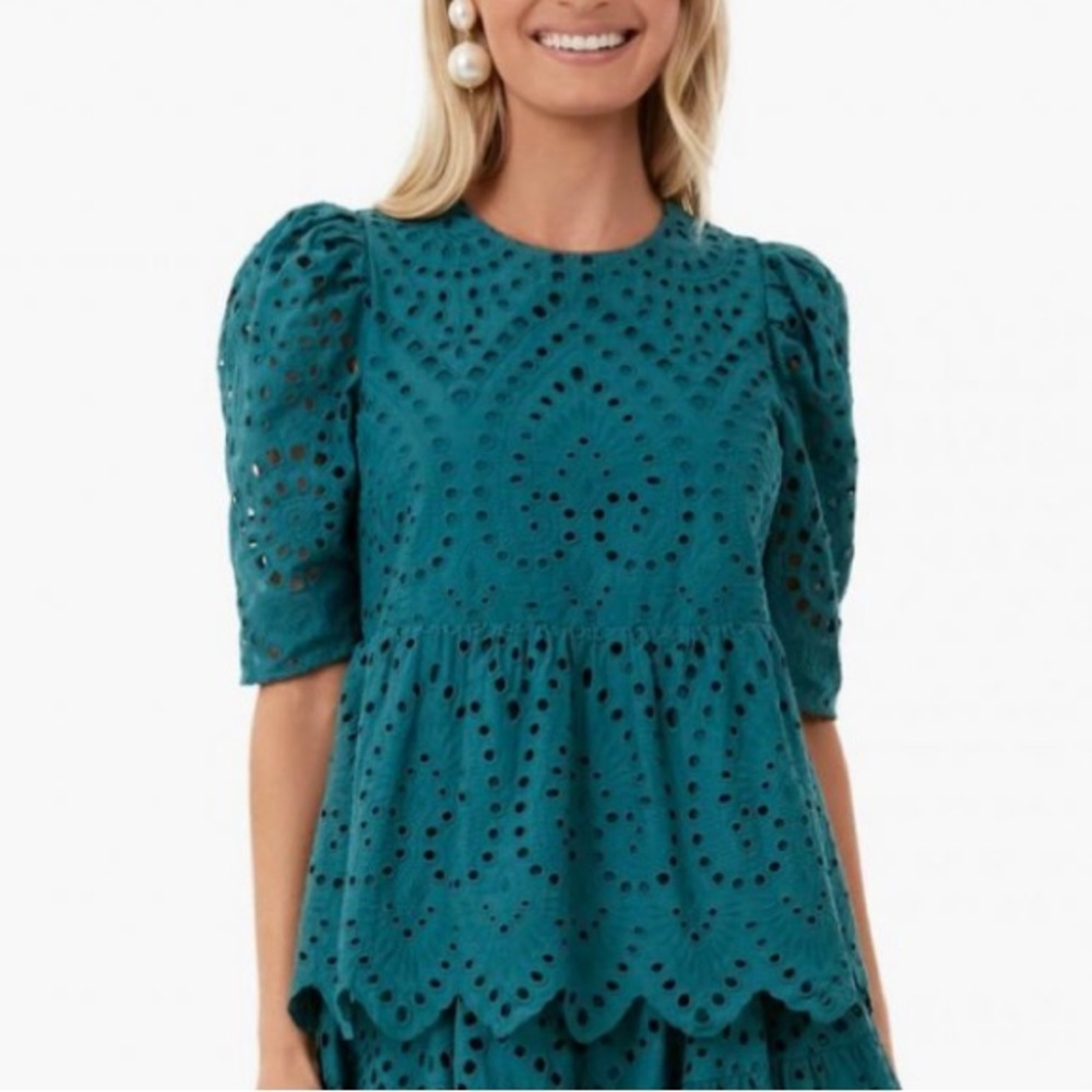 Teal Bunny Eyelet Blouse
HYACINTH HOUSE